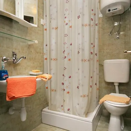 With A Parking Space - 5514 Apartman Novi Vinodolski