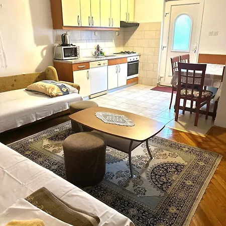 With A Parking Space - 5514 Apartman Novi Vinodolski