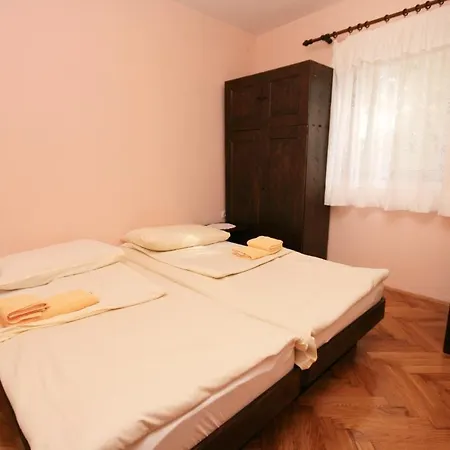 With A Parking Space - 5514 Apartment Novi Vinodolski